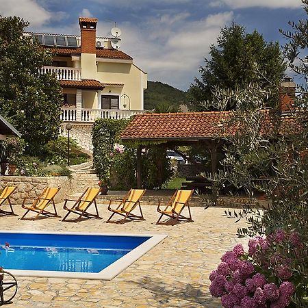 Apartments Petricic With Swimming Pool Ičići Kültér fotó