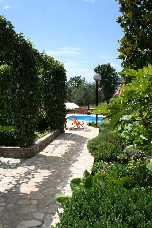 Apartments Petricic With Swimming Pool Ičići Kültér fotó